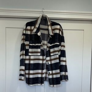 EUC Plaid Women's Shakes/Jacket - Navy, White, and Brown Size XXL
